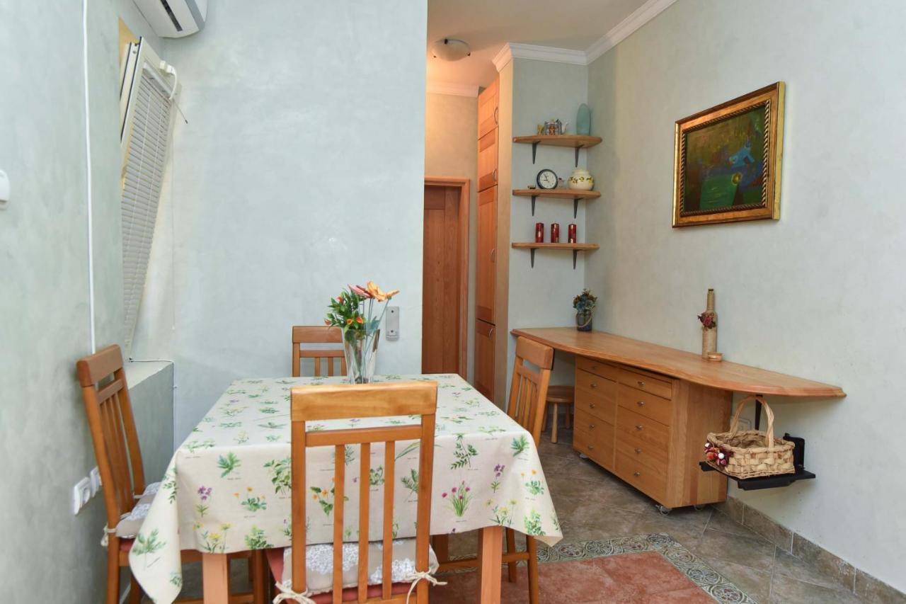 Comfort Inn Old Town Будва Экстерьер фото